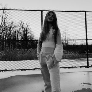 Meet your Posher, Avery